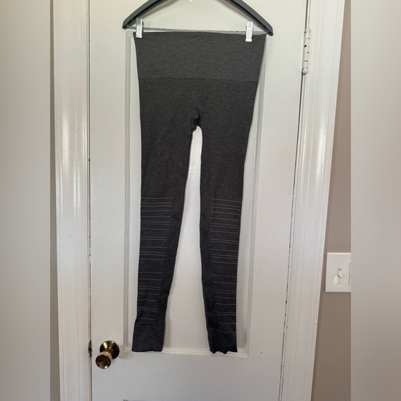 BLANQI Sport Support Dark Gray Hipster Cuffed Athletic Leggings​ - Picture 2 of 7